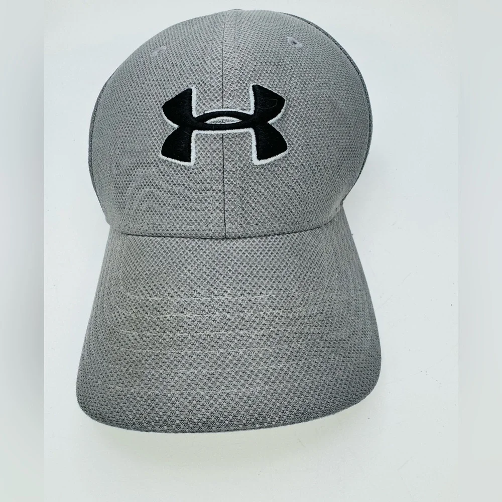 Under Armour Baseball Cap Hat Youth Gray S-M Fitted Curved Brim Fitted